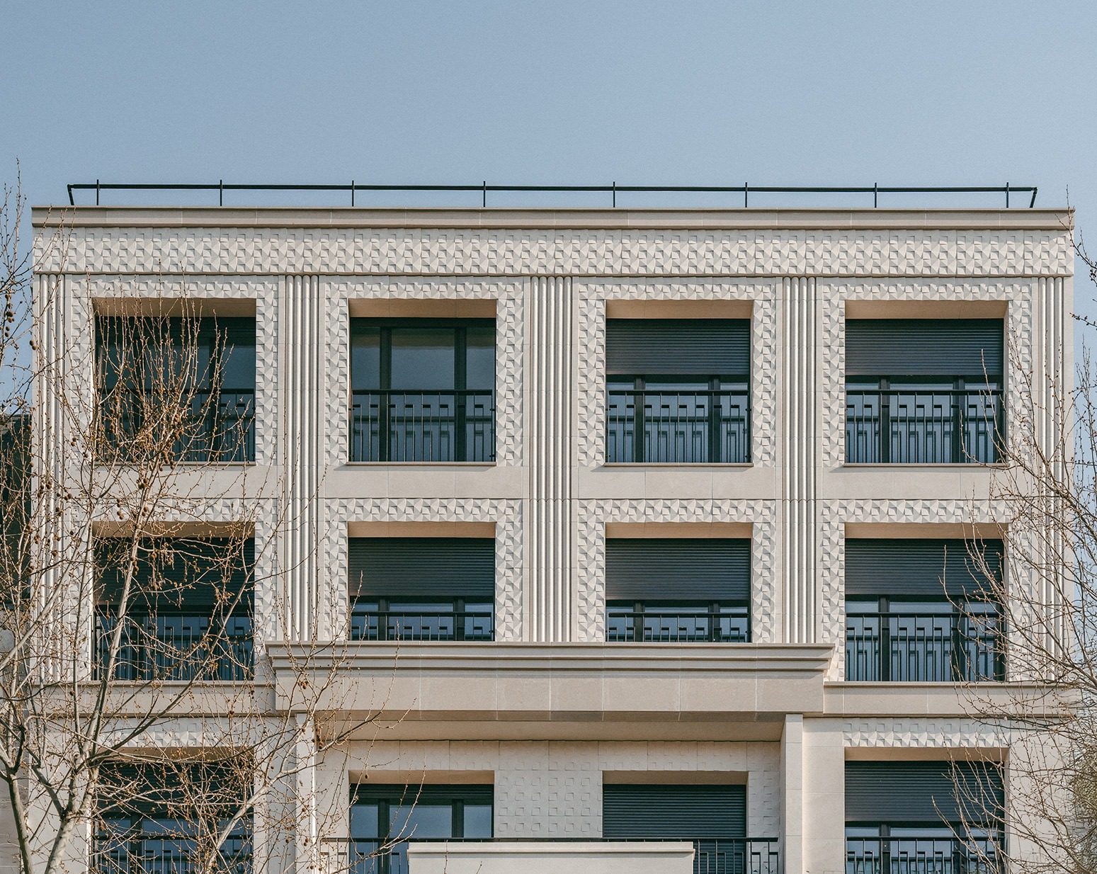 Zoom façade peretti neuilly ory architecture